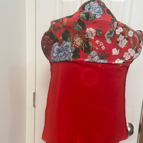 Alice + Olivia women red floral frilled 100% silk halter top. Size XS. Used. - Picture 5 of 8
